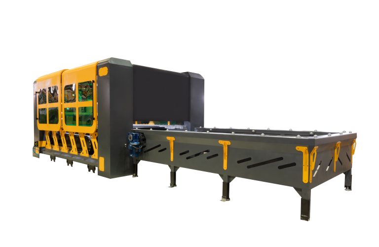 Metal laser cutting machine with cabin (1)